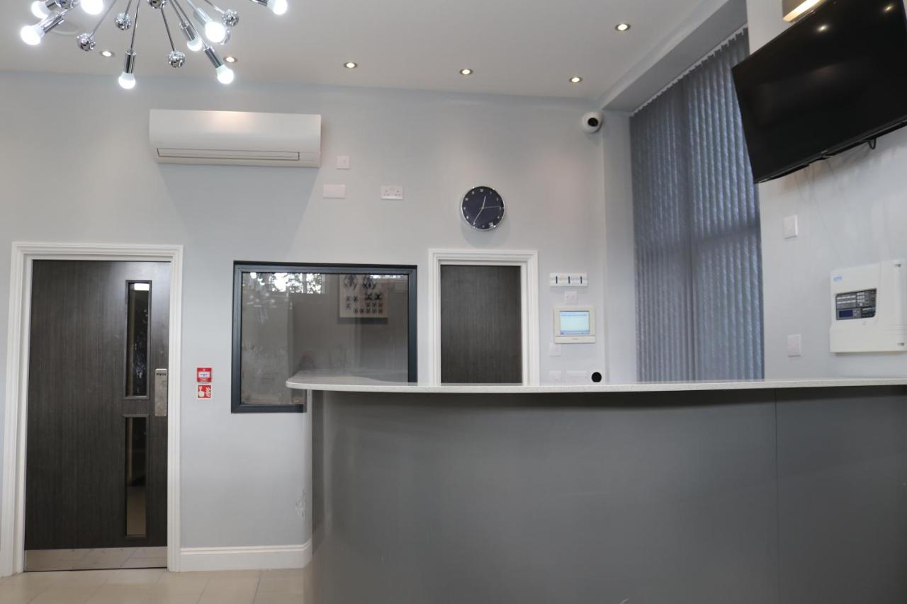 אילפורד Blue Sapphire Hotel מראה חיצוני תמונה
