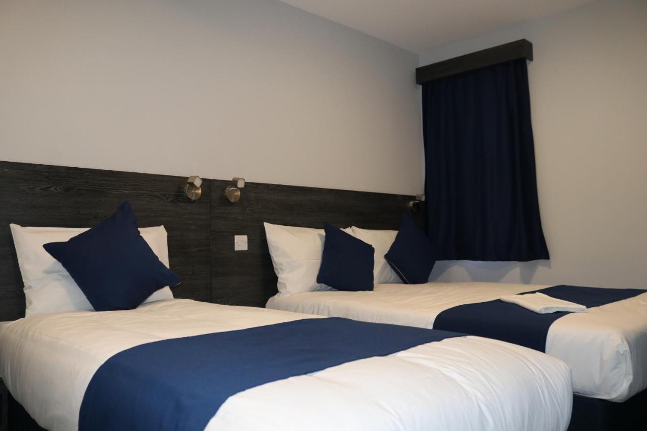 אילפורד Blue Sapphire Hotel מראה חיצוני תמונה