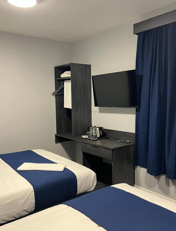 אילפורד Blue Sapphire Hotel מראה חיצוני תמונה