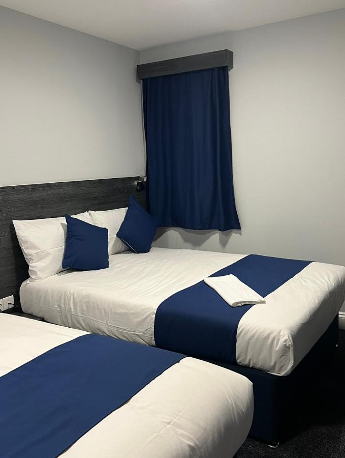 אילפורד Blue Sapphire Hotel מראה חיצוני תמונה
