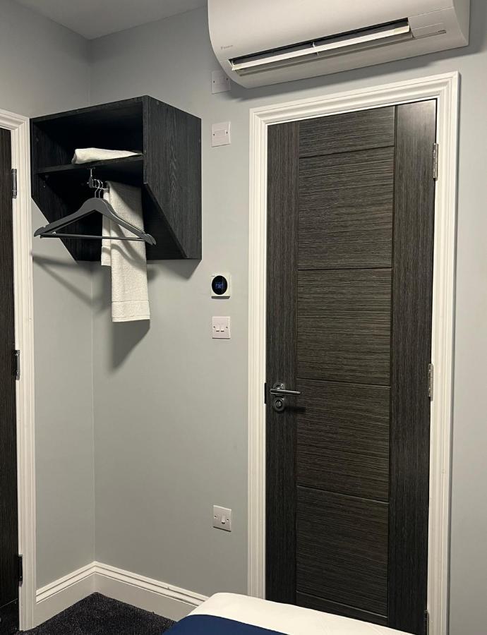 אילפורד Blue Sapphire Hotel מראה חיצוני תמונה