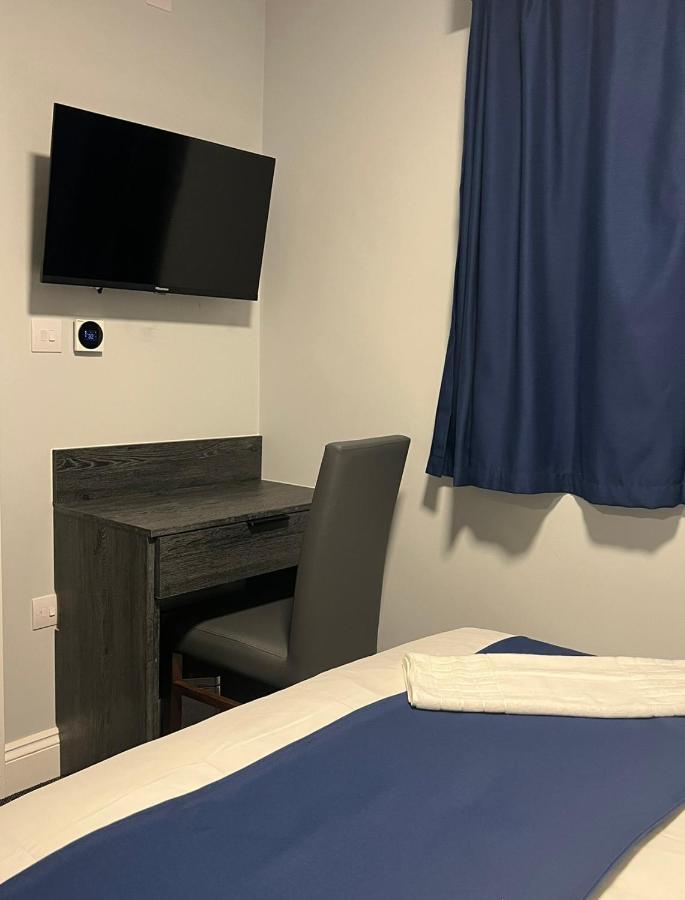 אילפורד Blue Sapphire Hotel מראה חיצוני תמונה