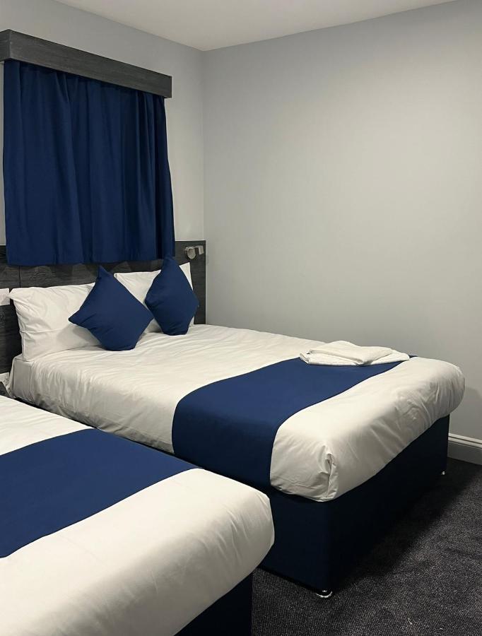 אילפורד Blue Sapphire Hotel מראה חיצוני תמונה