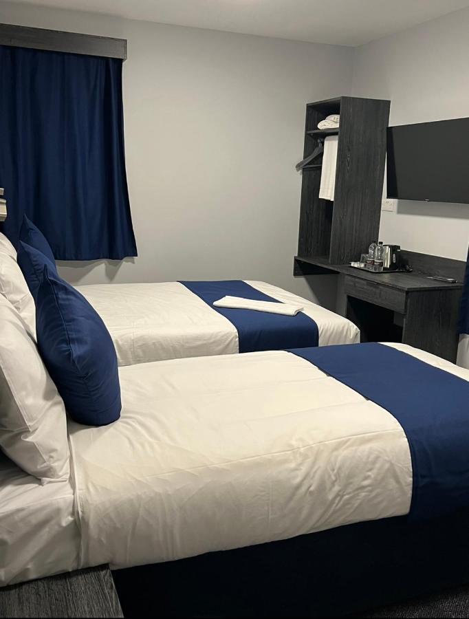 אילפורד Blue Sapphire Hotel מראה חיצוני תמונה