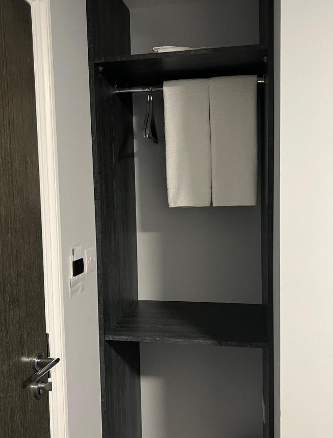 אילפורד Blue Sapphire Hotel מראה חיצוני תמונה