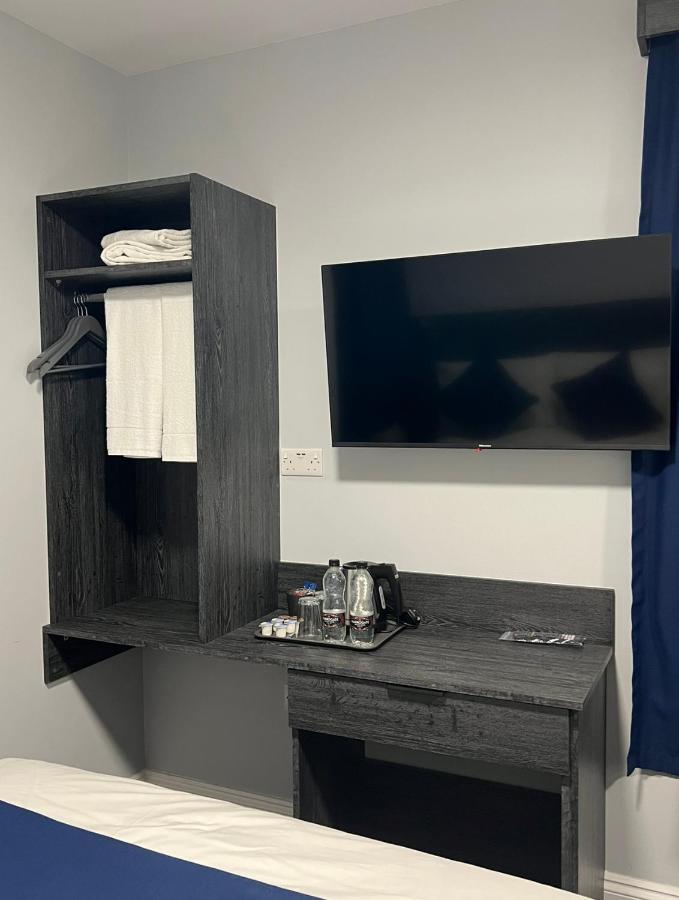 אילפורד Blue Sapphire Hotel מראה חיצוני תמונה